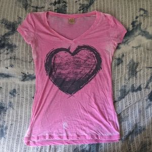 🌞Free with purchase Pink heart tee